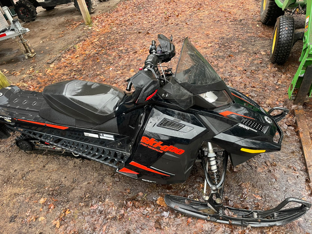 Ski doo 1200 sled in Snowmobiles in Barrie