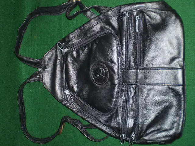 Leather Handbag Purse Duffel Wallet in Women's - Bags & Wallets in City of Toronto - Image 7