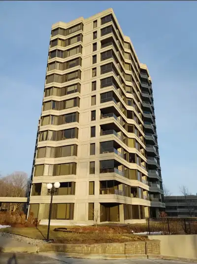 **Condo haut de gamme sur les Plaines, tout inclus – meublé et équipé, avec vue sur le fleuve et pis...