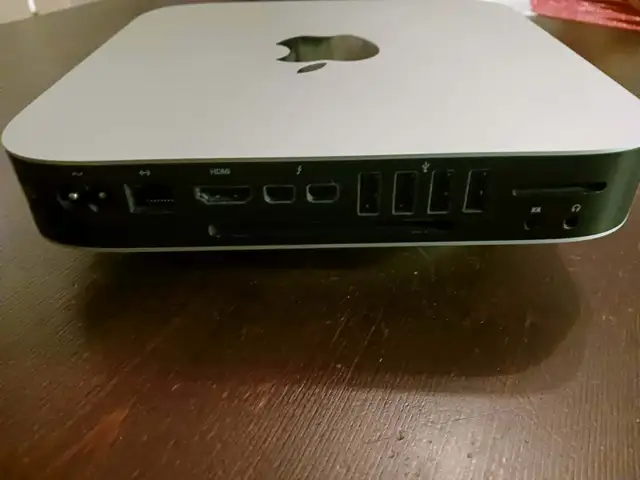 Mac Mini Late 2014 2.6 GHz i5 16GB RAM in Desktop Computers in City of Montréal - Image 3