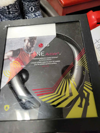 Wireless stereo headset phone