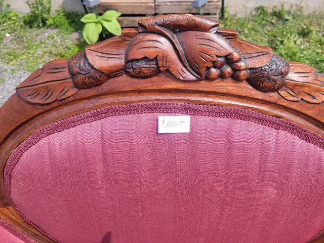 antique couch in Couches & Futons in Napanee - Image 4