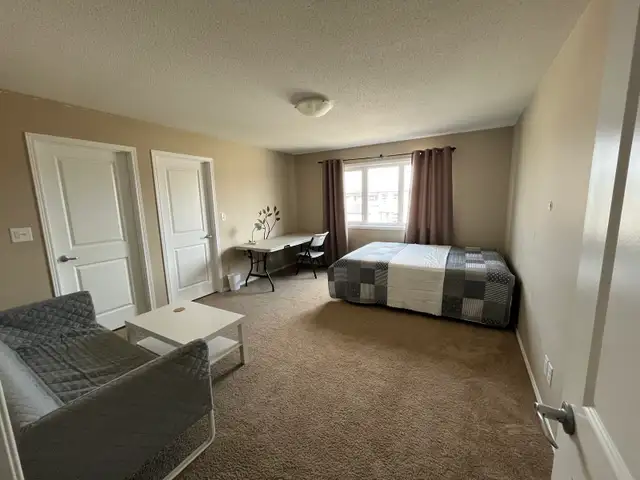 Masterbed room rental near University 