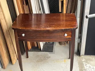 Maquilleuse antique en bois massif, View more