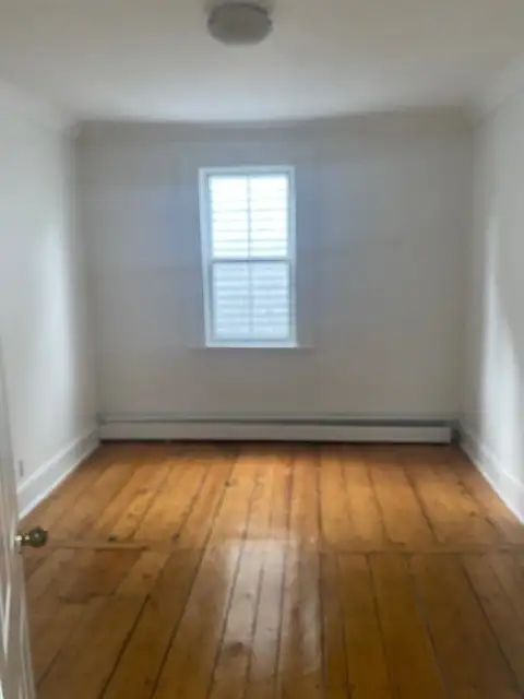 2 bedroom Unit in character house, just off Agricola Steet.63849108797443123