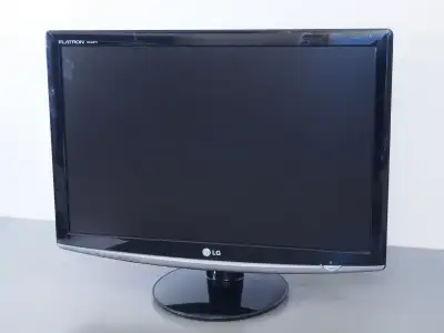 LG Flatron W245TX. 1920x1200 resolution. D-SUB and DVI inputs