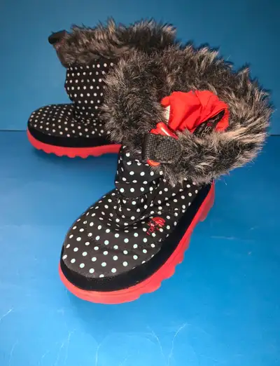 NORTH FACE Nuptse Polka Dot Faux Fur Trim Goose Down Pullon Boots Girls-Sz: US9/16 cm-great con $15....