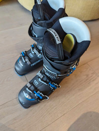 Size 27.5 ski boot high performance 