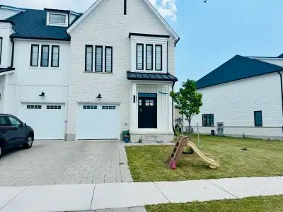 Beautiful 3 Bedroom 3 Washrooms Townhouse For Lease