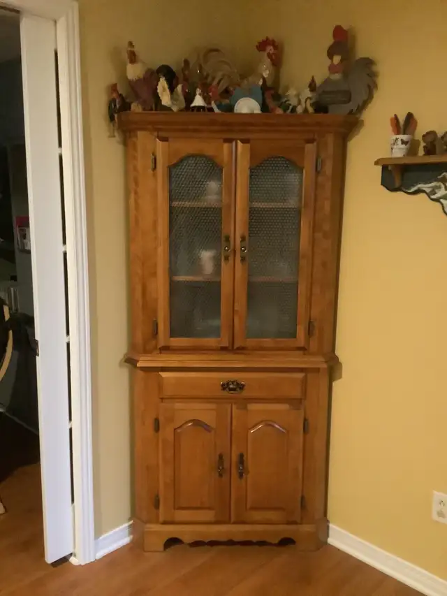 Mobilier de salle à manger table chaises buffet, meuble de coin in Dining Tables & Sets in Longueuil / South Shore - Image 6