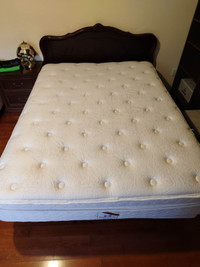 90% new premium Queen size mattress.