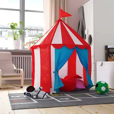 Perfect condition, children's tent for sale. Comes from a animal free environment and has been sanit...