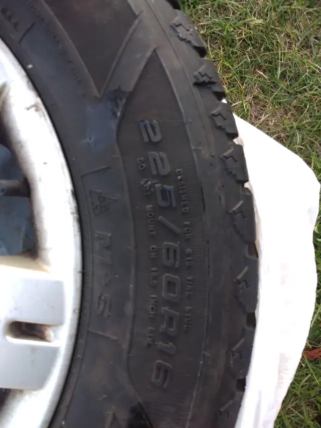 VW Winter Tires On Rims 225/60/16 in Tires & Rims in Oakville / Halton Region - Image 3