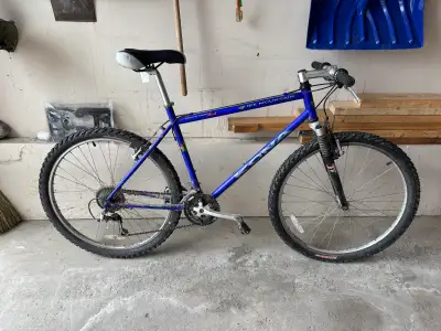 Selling a vintage 1997 Kona Fire Mountain, ready to tackle Riverbend trails with its robust design a...