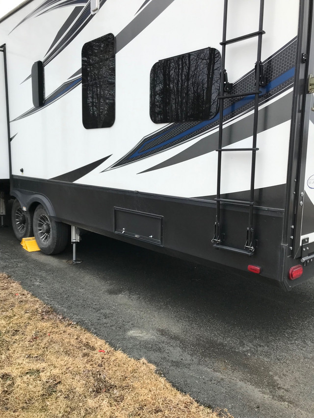 2018 Momentum Grand Design (toy hauler) Travel Trailers & Campers