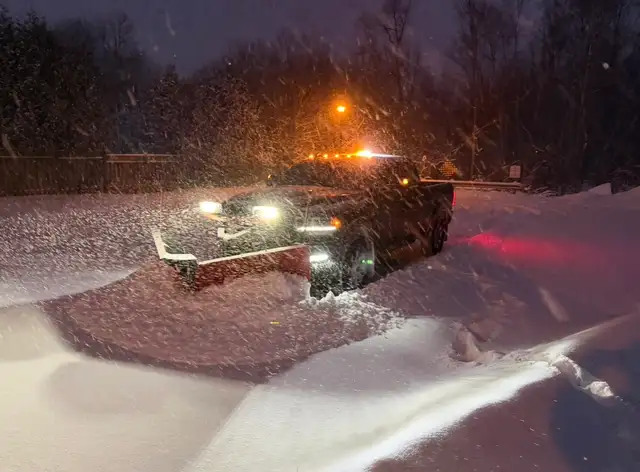 ❄️Snow Removal Keswick ❄️ in Snow Removal & Property Maintenance in Markham / York Region - Image 3