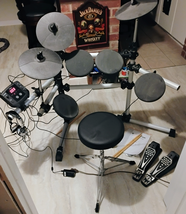 Electronic Drum Kit410021176070656000