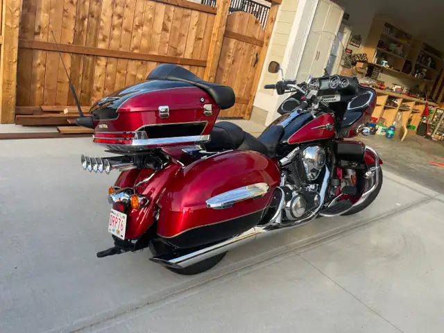 2010 Kawasaki Vulcan Voyager 1700 – One Owner in Touring in Lethbridge - Image 5