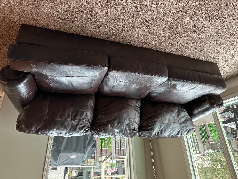 Leather couch and loveseat for sale Couches & Futons Calgary Kijiji