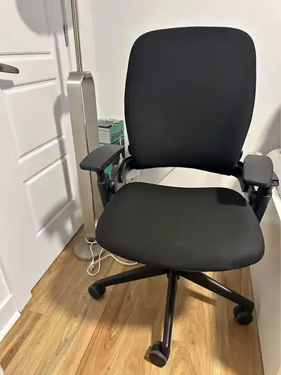 Steelcase Leap v2 Black, View more