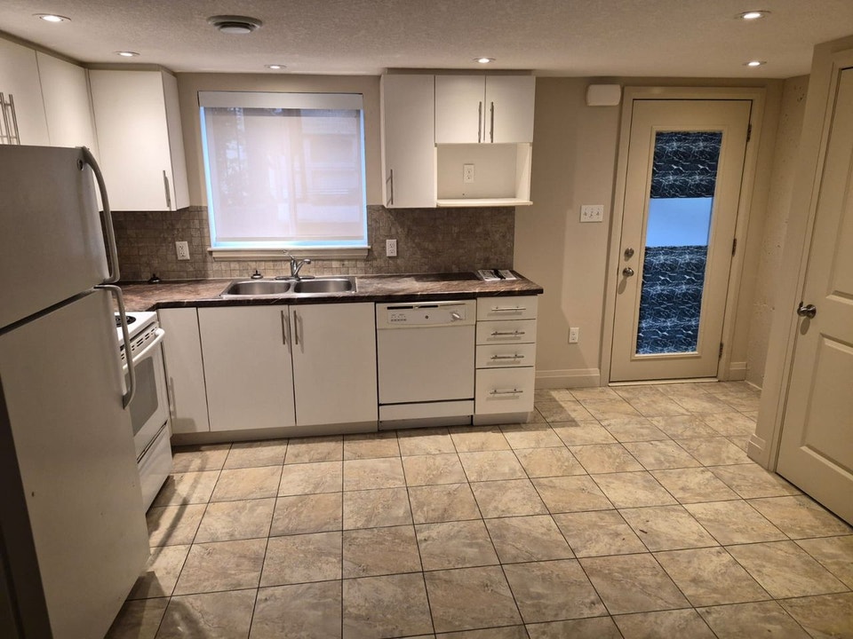 Premium One Bedroom Suite for Rent 3
