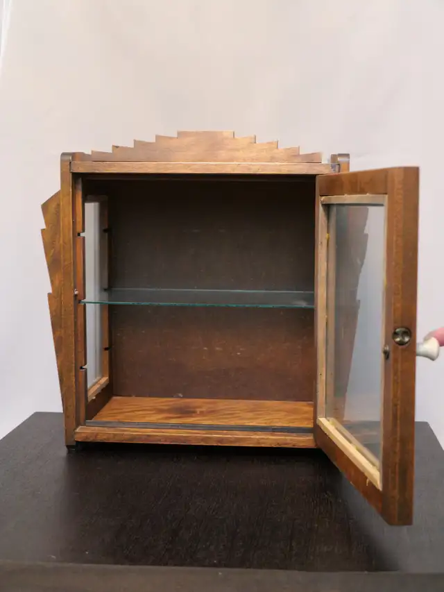 Art Deco Vintage Display Cabinet in Hutches & Display Cabinets in Calgary - Image 3
