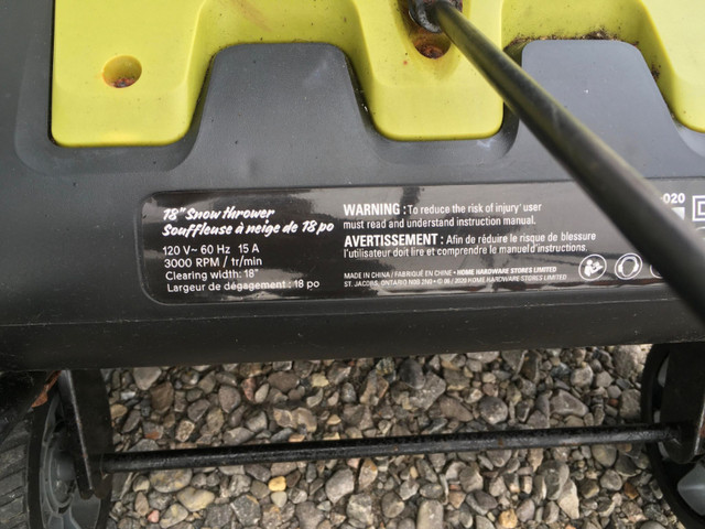 Radley Electric Snow Blower / Good Working Condition / $100 in Snowblowers in Kawartha Lakes - Image 3