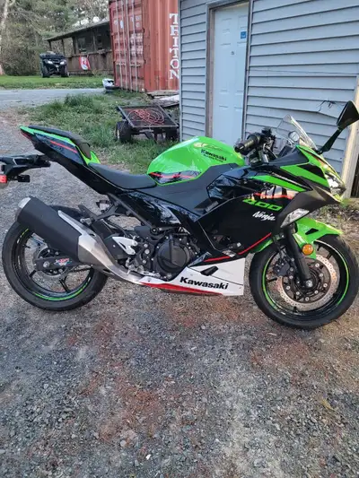 2021 kawasaki ninja 400 . Was bought from new old stock in Jan to make a race bike . Decided not to...