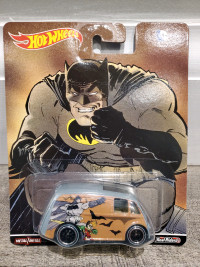 1:64 Diecast Hot Wheels Premium Batman Quick D-Livery DC Comics