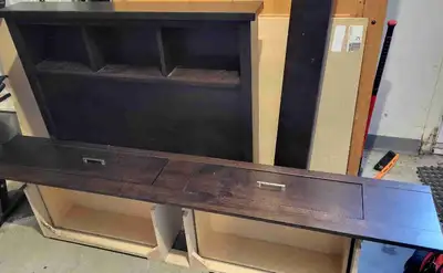 Lit simple capitaine en bois avec tiroirs., View more