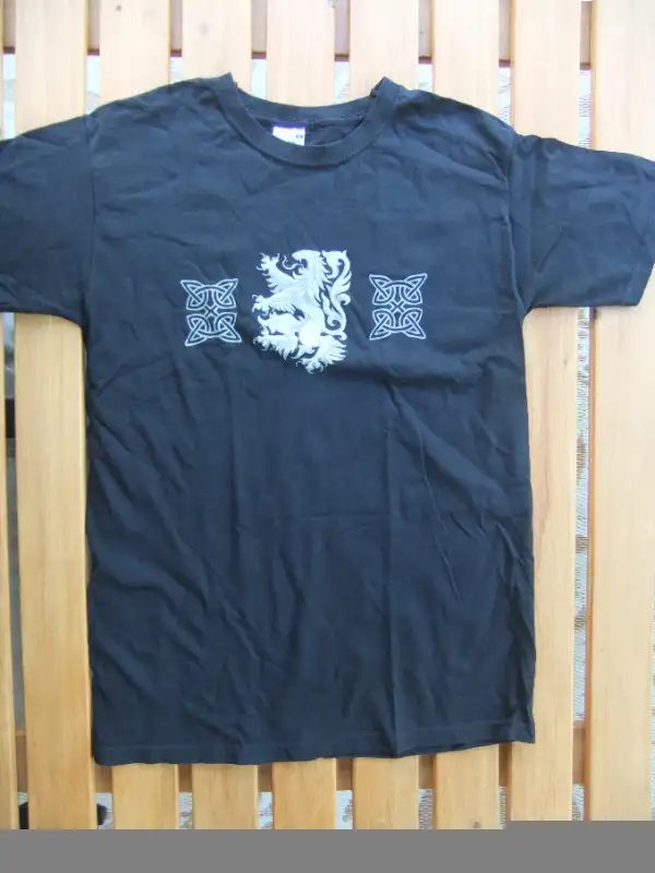 Scottish Lion and Strength Symbols black t-shirt, Men's size S in Men's in Mississauga / Peel Region - Image 3