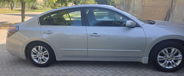2011 Nissan Altima 2.5 S Special Edition Sedan – Silver in Cars & Trucks in London - Image 3