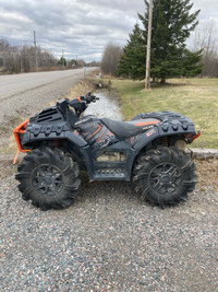 2019 Polaris high lifter low kms 