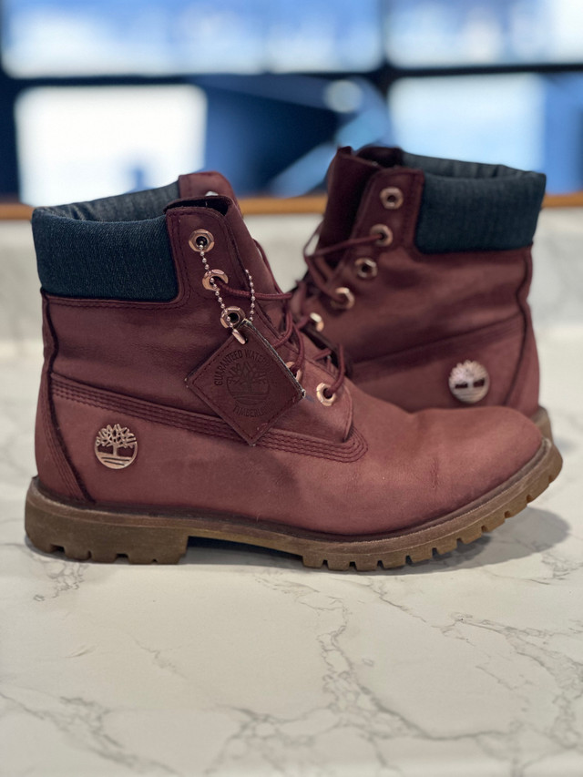 Burgundy Timberland Boots Size 8.5 in Women's - Shoes in Winnipeg