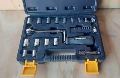Mastercraft speed ratchet kit in a blow-molded case. The set features a crank-style speed ratchet de...