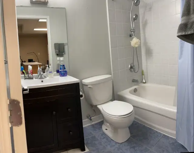 1BR Condo in the Heart of ByWard Market Available Aug 01/2025 in Ontario in Canada - Image 6