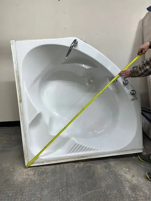 Jacuzzi tub - Jacuzzi Canada - Stellaria in Other in Calgary - Image 6