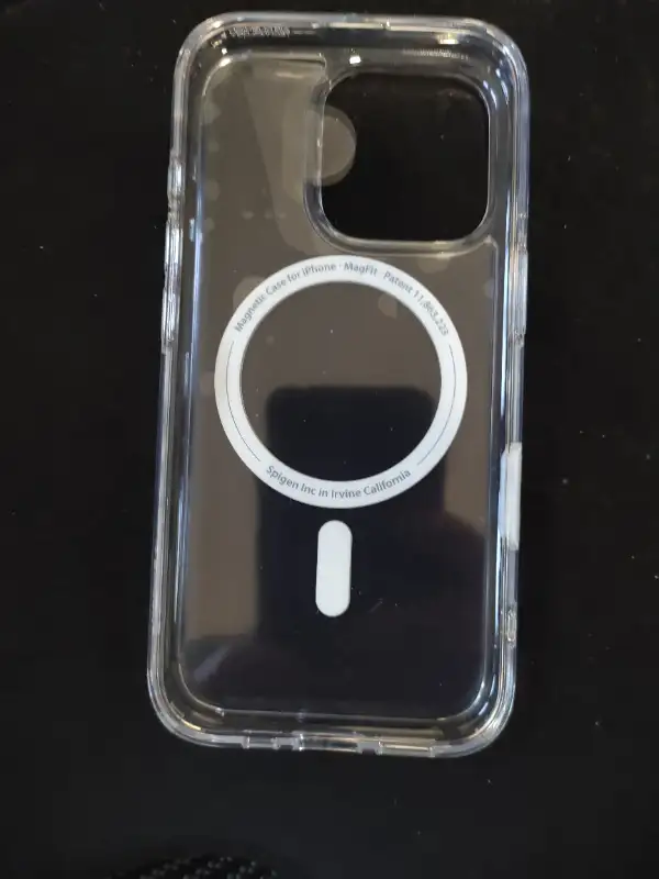 Spigen ultra hybrid case for iPhone 16 pro in Cell Phone Accessories in St. Catharines - Image 3
