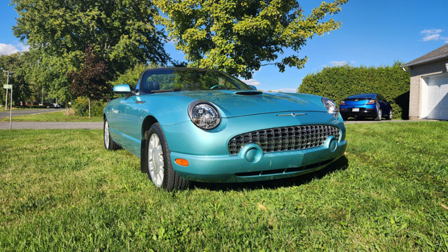 Ford Thunderbird 2002 dans Autos et camions  à Saint-Jean-sur-Richelieu