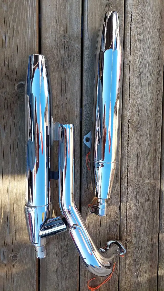 Yamaha Vstar 650 Custom XVS650 Factory Exhaust in Motorcycle Parts & Accessories in Ottawa - Image 2