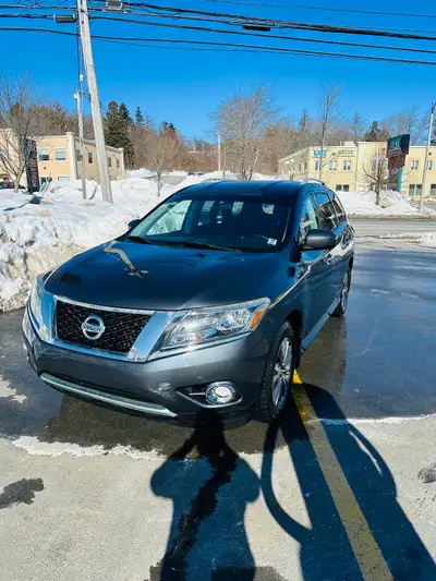 2014 Nissan Pathfinder SL 4WD with 133000 kms.Spacious & Reliable SUV Selling 2014 Nissan Pathfinder...