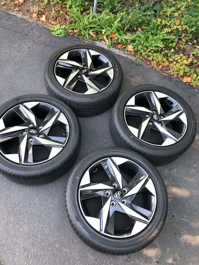 Hyundai Elantra Brand New Hankook all season tires 225/45R17 on Brand New Hyundai Alloy rims 5x114.3...