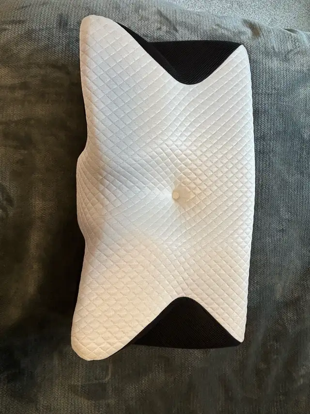 Ergonomic pillow in Health & Special Needs in Kelowna - Image 4