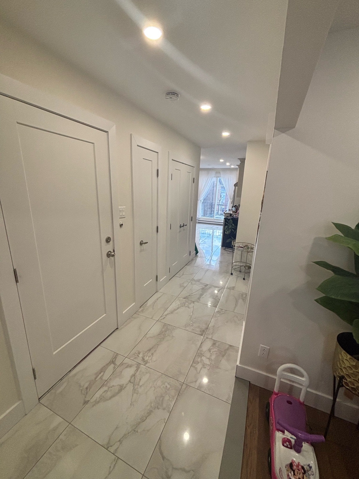 1384 Rue Hennessy — photo 1