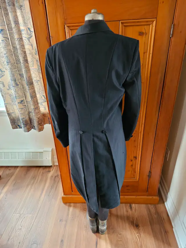 Vintage men's tail coat in Arts & Collectibles in City of Halifax - Image 6
