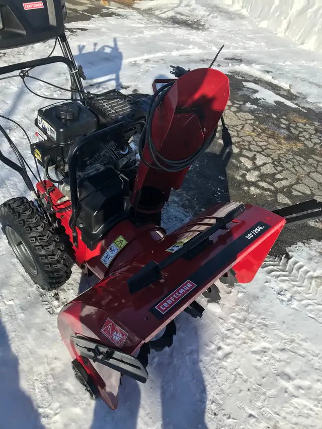 Souffleuse à neige Craftsman snow blower in Snowblowers in City of Montréal - Image 9