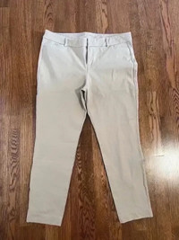 Ladies Old Navy Pixie Mid Rise Ankle Pants - Size 14