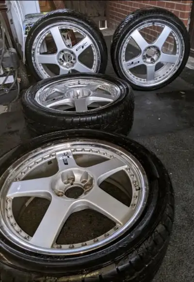 Old School rims. 19x8 With no tires. Bolt Pattern is 5x114 and 4x114. Lips could do with a repolishe...