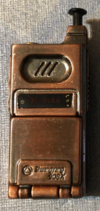 Briquet (lighter) Shuangyang 908X (comme ancien téléphone flip)