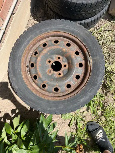 205 55 16 tires on rims Fits most gm cars Bolt patter 110 mm